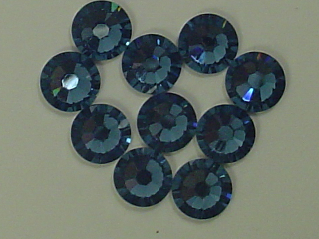 18 pcs. 34ss DENIM BLUE FLATBACK European Rhinestones